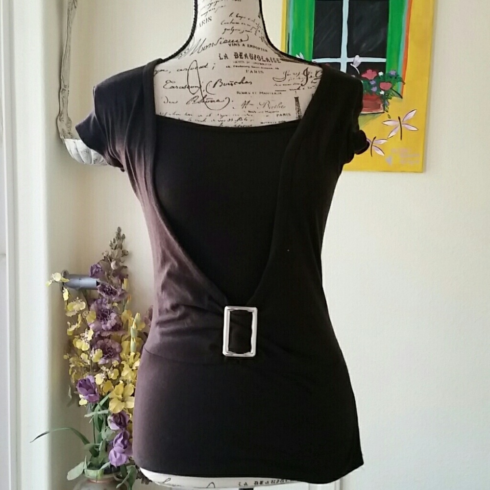 Discreet brown M shirt
